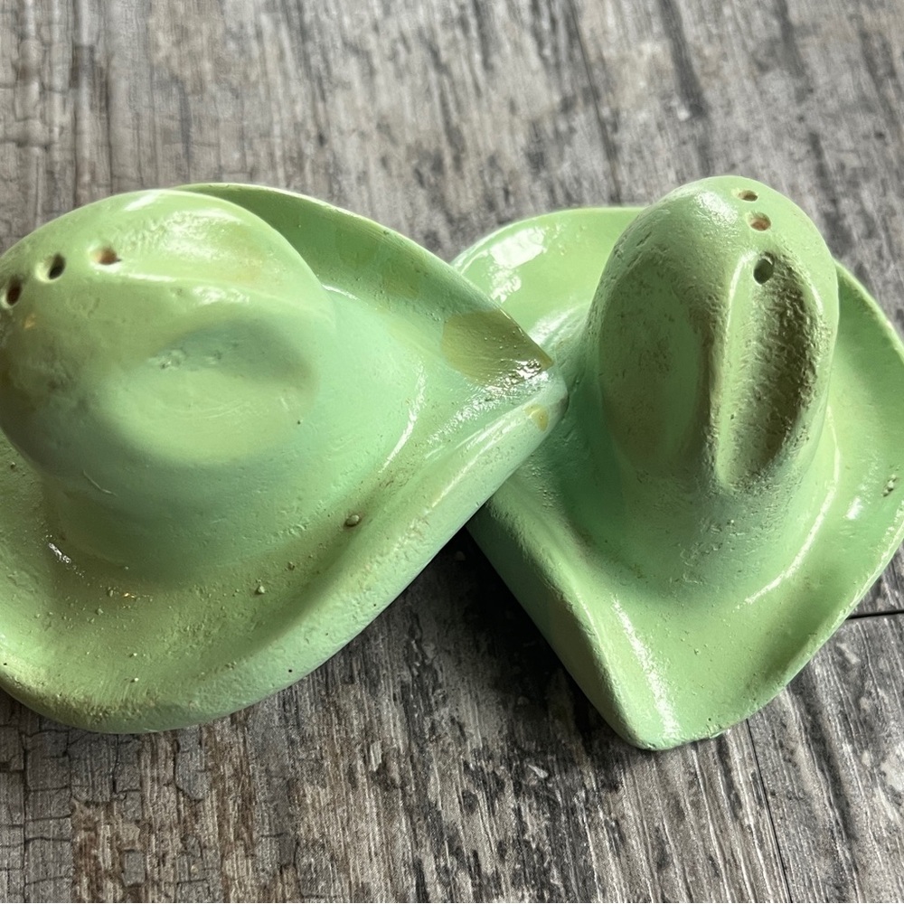 Western cowboy hat shakers
